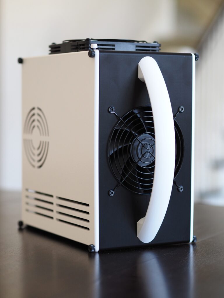 Mini Mighty Rig, Black and White — assembled, hero shot