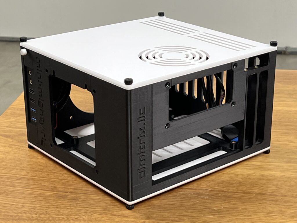 Mini Mighty Rig, Black and White — case, horizontal view