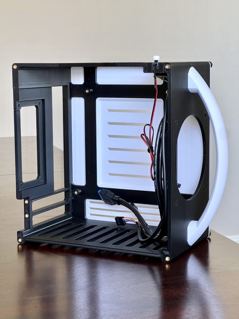 Mini Mighty Rig, Black and White — case with side panel off