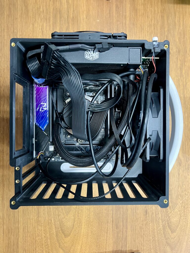 Mini Mighty Rig, Black and White — gaming setup (3)