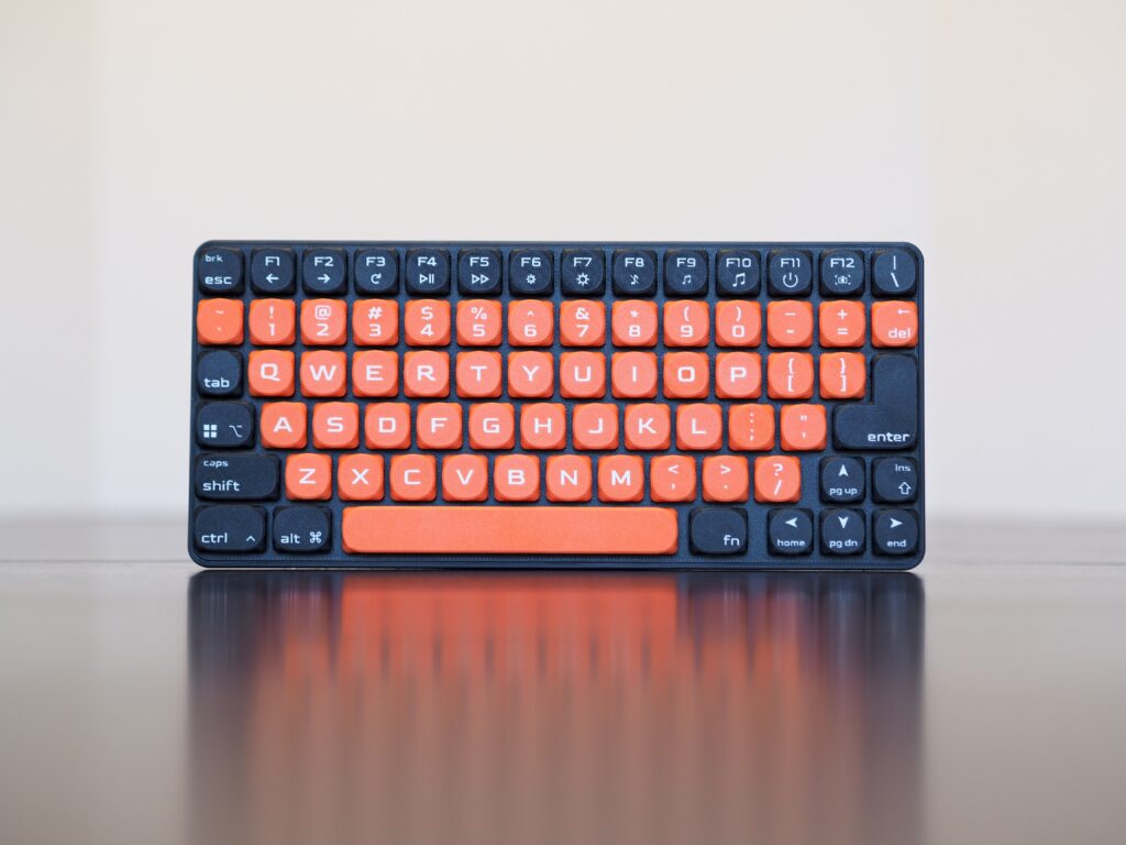 Mini Mighty Keyboard, Black Orange — front view